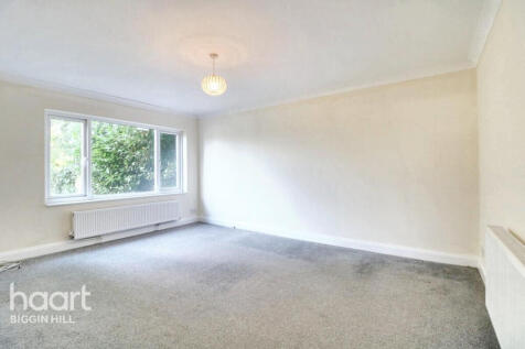 Main Road, Biggin Hill 4 bed detached bungalow for sale