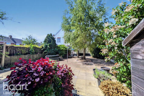 East Avenue, Bracebridge Heath 3 bed semi