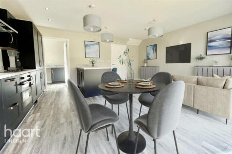 Royal Meadow, Leadenham 4 bed detached house for sale