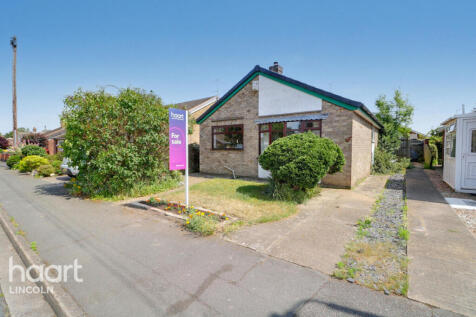 St Johns Avenue, North Hykeham 2 bed detached house for sale