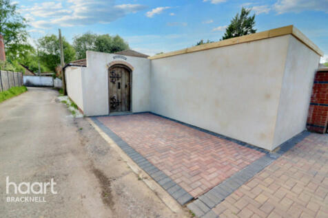 Nine Mile Ride, Wokingham 1 bed barn conversion for sale