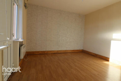 Biscot Road, Luton 2 bed apartment for sale