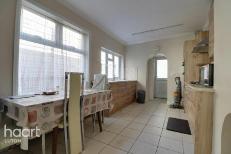 Dallow Road, Luton 3 bed terraced house for sale