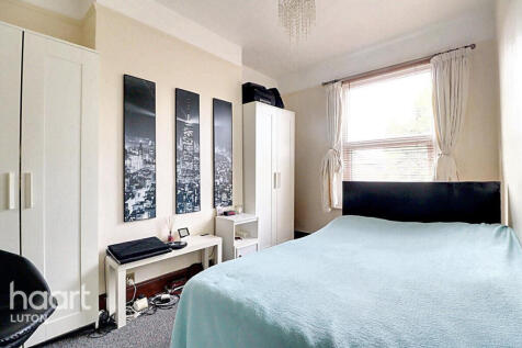 Clarendon Road, Luton 1 bed maisonette for sale
