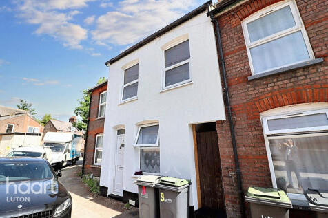 Tavistock Crescent, Luton 2 bed terraced house for sale