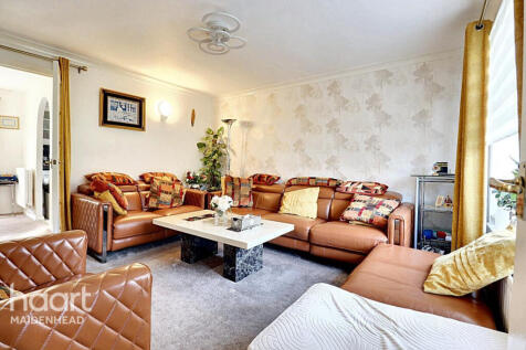 Pakenham Road, BRACKNELL 3 bed end of terrace house for sale