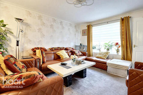 Pakenham Road, BRACKNELL 3 bed end of terrace house for sale