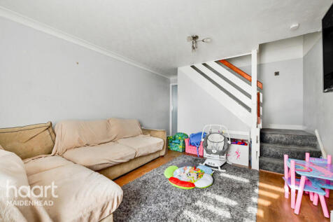 Fotherby Court, Maidenhead 2 bed terraced house for sale