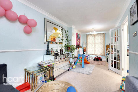Arborfield Close, SLOUGH 3 bed terraced house for sale