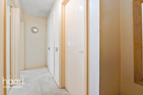 Eton Wick Road, WINDSOR 1 bed apartment for sale