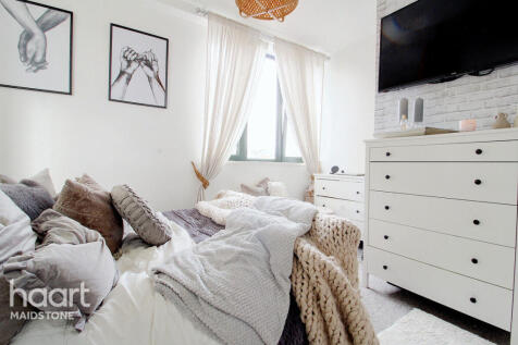 Knightrider Street, Maidstone 2 bed apartment for sale
