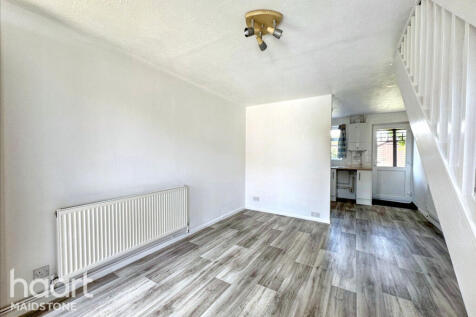 The Spillway, Maidstone 2 bed end of terrace house for sale