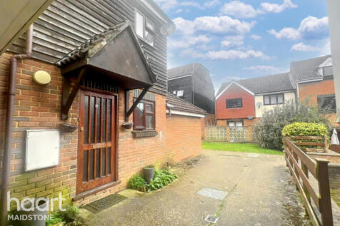Peacock Mews, Maidstone 1 bed end of terrace house for sale