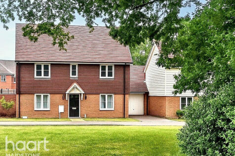 Grebe Way, Maidstone 3 bed detached house for sale