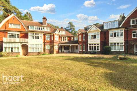 Tilford Road, Hindhead 3 bed maisonette for sale