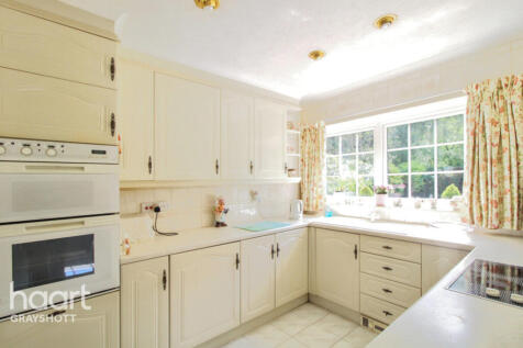 Bridle Close, Hindhead 3 bed detached house for sale