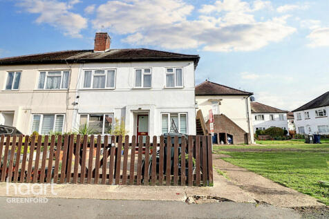 Greenway Gardens, Greenford 2 bed maisonette for sale