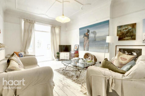 2 bedroom maisonette for sale