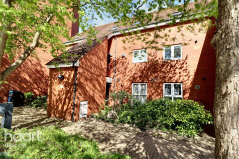 Netteswell Orchard, Harlow 2 bed flat for sale
