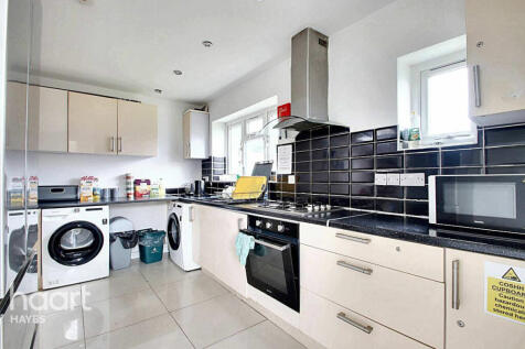 5 bedroom semi-detached house for sale