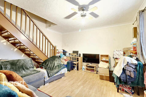 Boltons Lane, Hayes 1 bed end of terrace house for sale