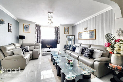 5 bedroom semi-detached house for sale