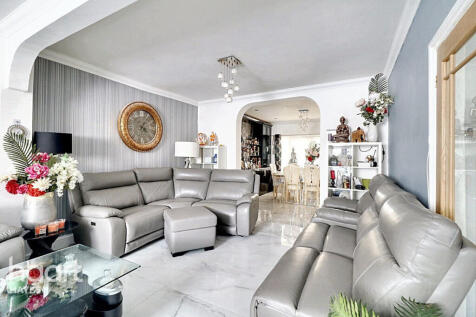 5 bedroom semi-detached house for sale