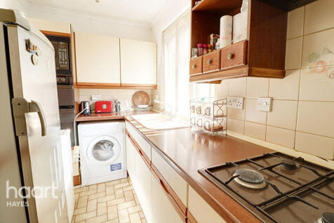 Botwell Crescent, Hayes 2 bed maisonette for sale