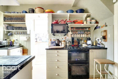 Woodrow Avenue, Hayes 2 bed end of terrace house for sale