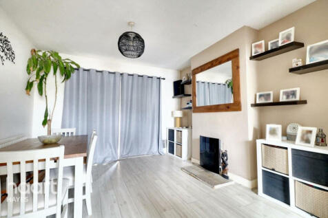 Willow Tree Lane, Hayes 3 bed terraced house for sale