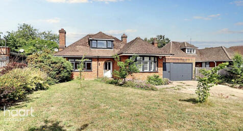 3 bedroom chalet for sale