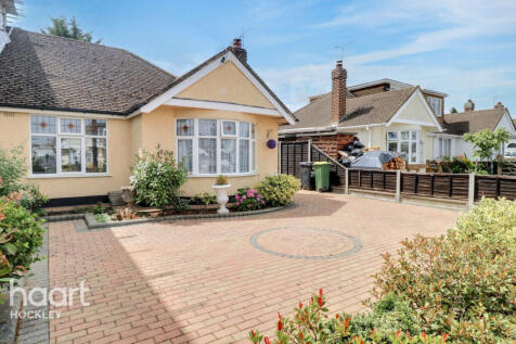 2 bedroom semi-detached bungalow for sale