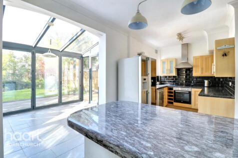 4 bedroom end of terrace house for sale