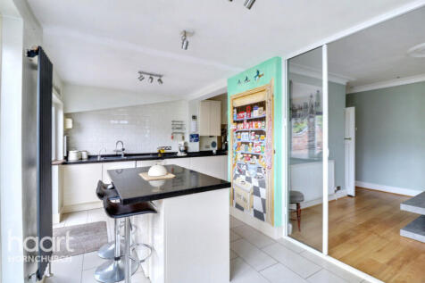 Fairkytes Avenue, Hornchurch 3 bed semi