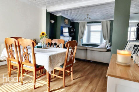 Rodbourne Road, SWINDON 2 bed terraced house for sale