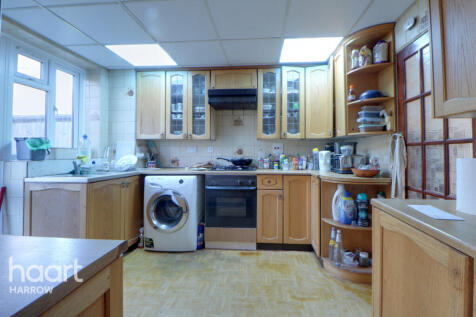 Robin Grove, Harrow 3 bed terraced house for sale