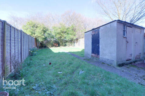 Robin Grove, Harrow 3 bed terraced house for sale