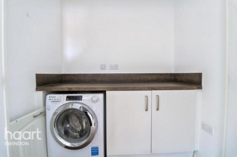 Staldon Court, Swindon 2 bed apartment for sale