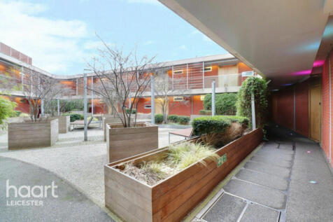 Highcross Lane, Leicester 1 bed flat for sale