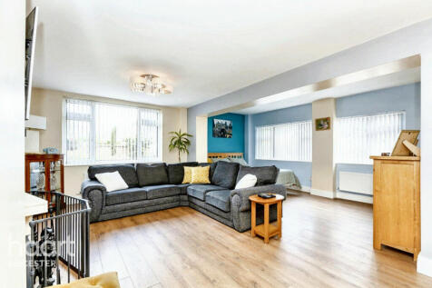 Garland Crescent, Leicester 4 bed detached house for sale