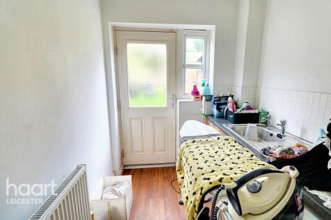 Shipman Road, Leicester 3 bed townhouse for sale