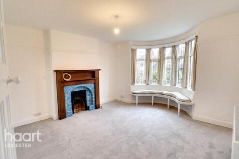5 bedroom semi-detached house for sale
