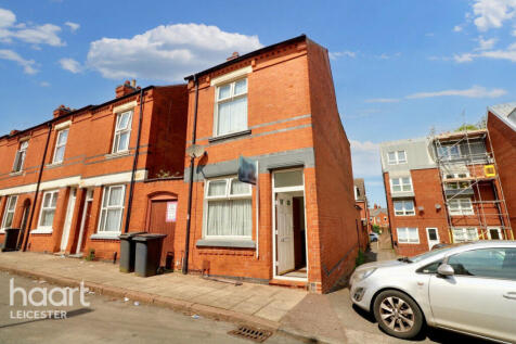 Longcliffe Road, Leicester 3 bed detached house for sale