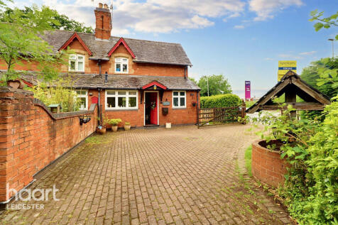 Thurcaston Road, Leicester 3 bed cottage for sale