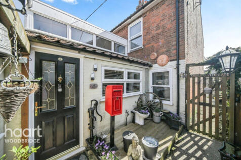 Upton Place, Leiston 2 bed terraced house for sale