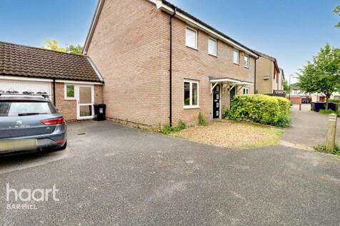 3 bedroom semi-detached house for sale