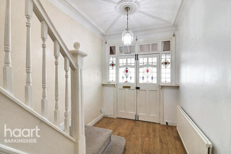 4 bedroom end of terrace house for sale