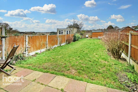 Applegarth Drive, Newbury Park 3 bed terraced house for sale