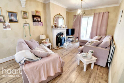 Applegarth Drive, Newbury Park 3 bed terraced house for sale