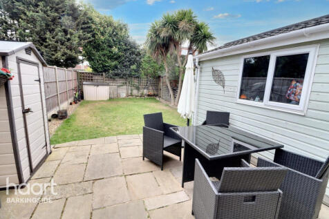 Hatley Avenue, Barkingside 3 bed end of terrace house for sale